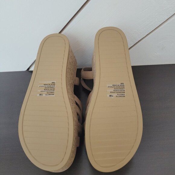 NEW Anne Klein Akvinette Women's 7.5M Platform Micro Suede Sandals - Picture 7 of 8